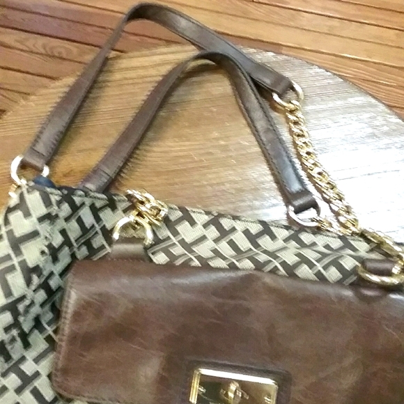 Tommy Hilfiger over shoulder brown logo bag - Picture 5 of 13